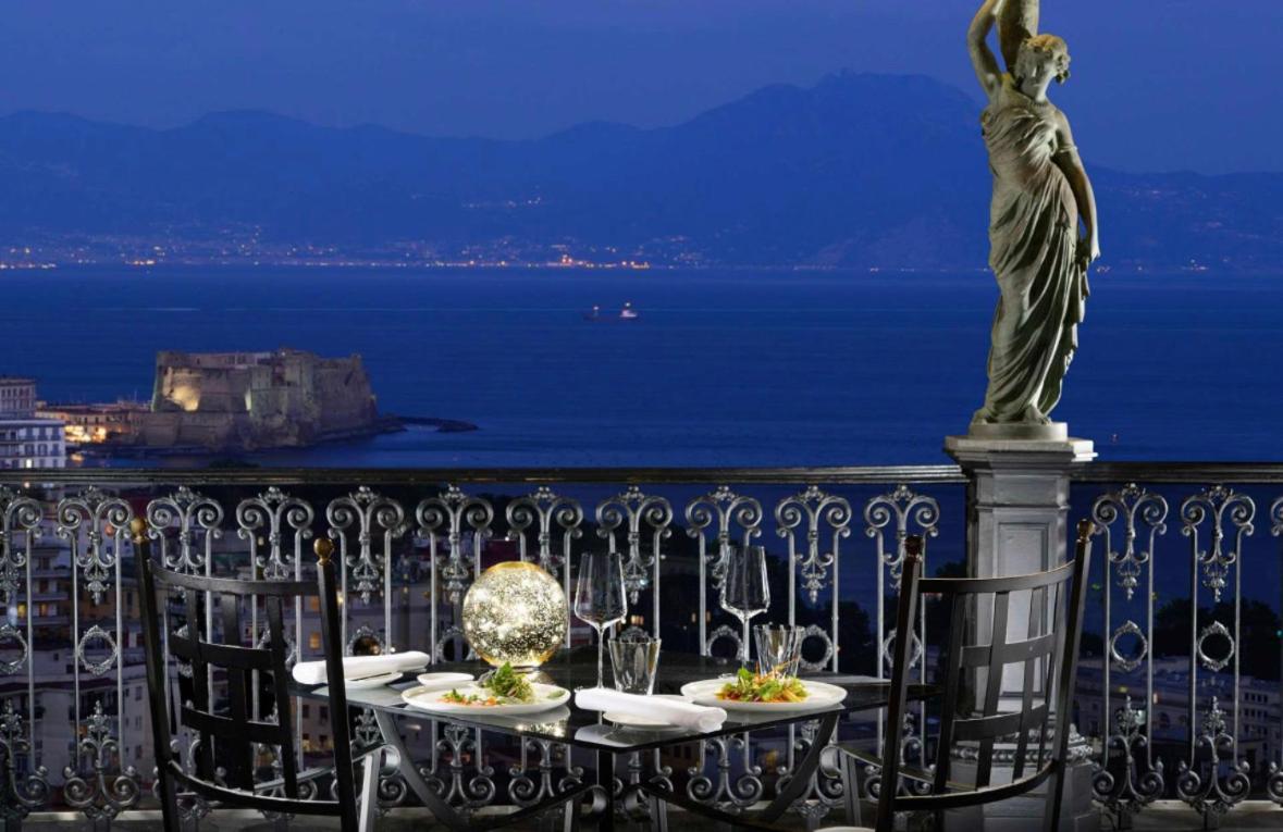 B&B I Borboni Napoli Bagian luar foto